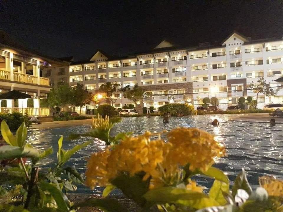Ri'S One Oasis W Free Pool Back Of Sm City Mall Davao City Exterior foto