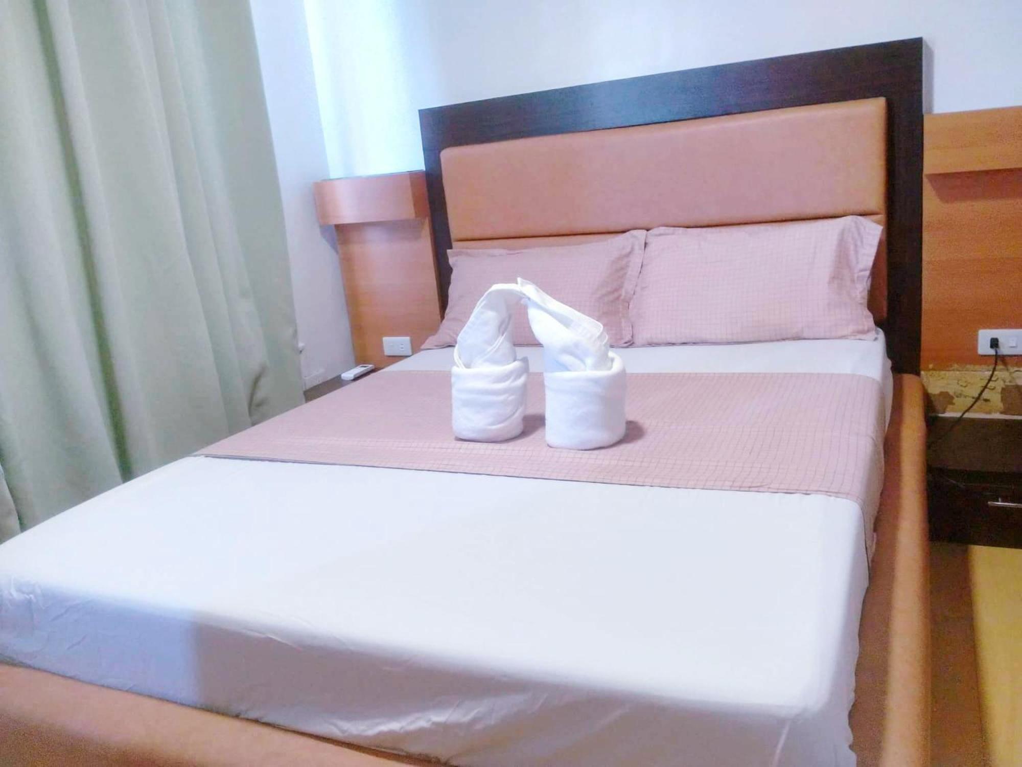Ri'S One Oasis W Free Pool Back Of Sm City Mall Davao City Quarto foto