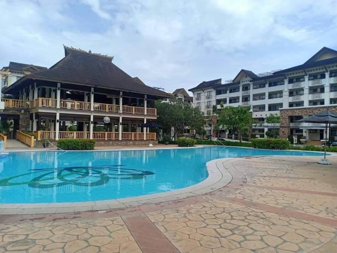Ri'S One Oasis W Free Pool Back Of Sm City Mall Davao City Quarto foto
